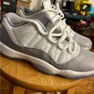 Boys Jordan 11 sz 7
